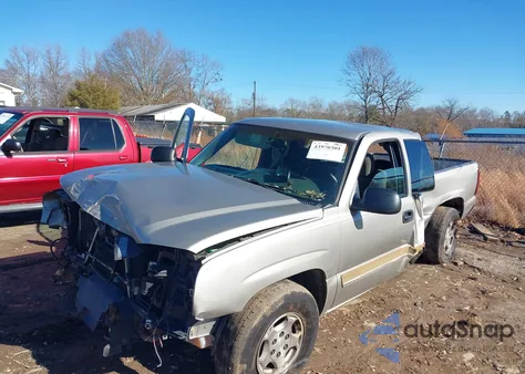 2003 Chevrolet Silverado 1500 Ls z USA, uszkodzony, nr VIN 2GCEC19V631294689